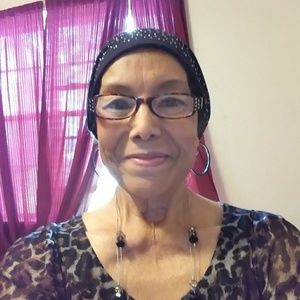 Meet your Posher, Gloria